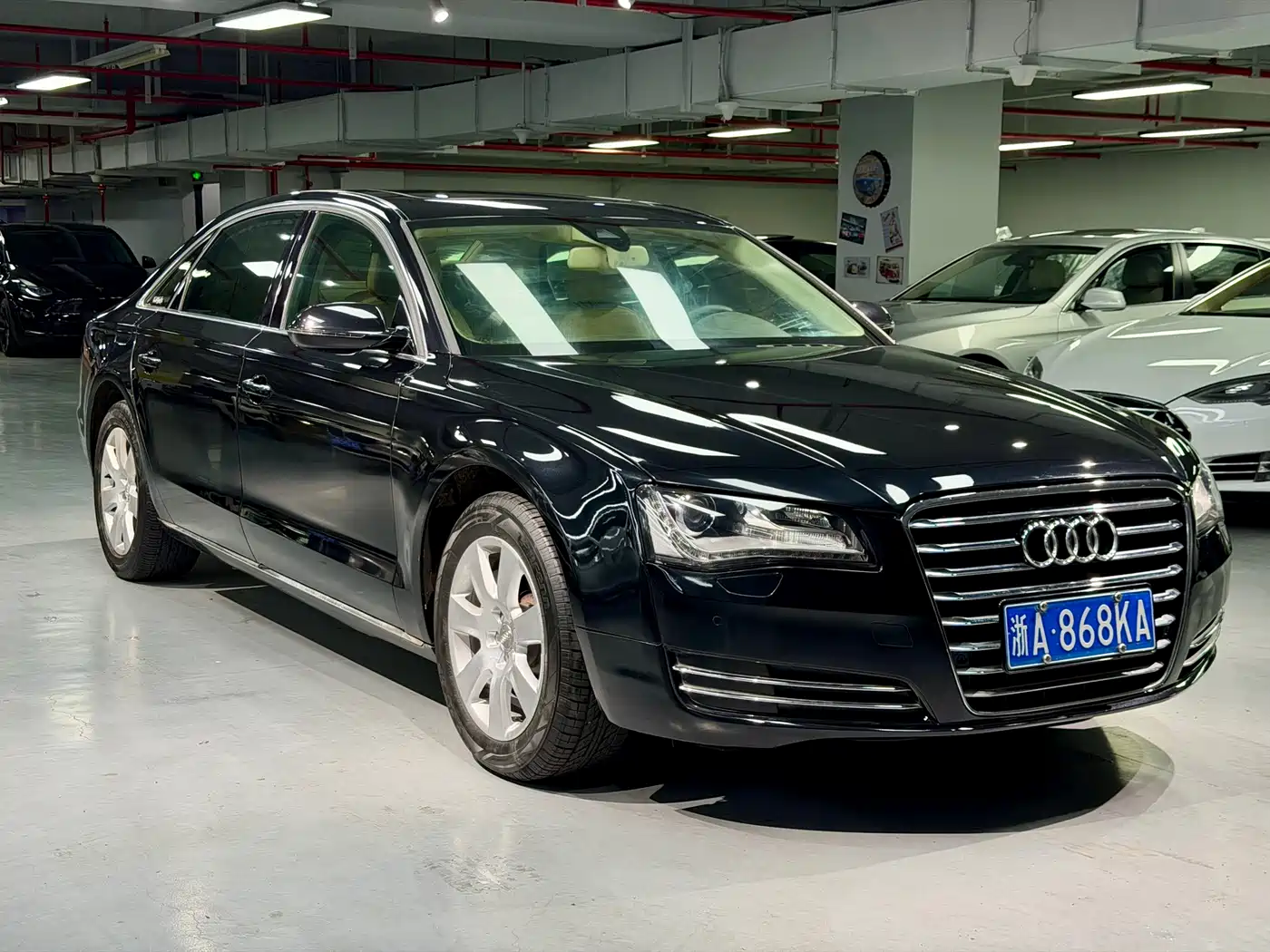 Фото 3 - Audi A8