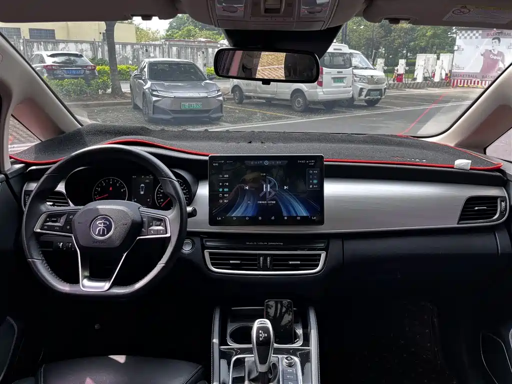 Photo 13 - BYD Song MAX