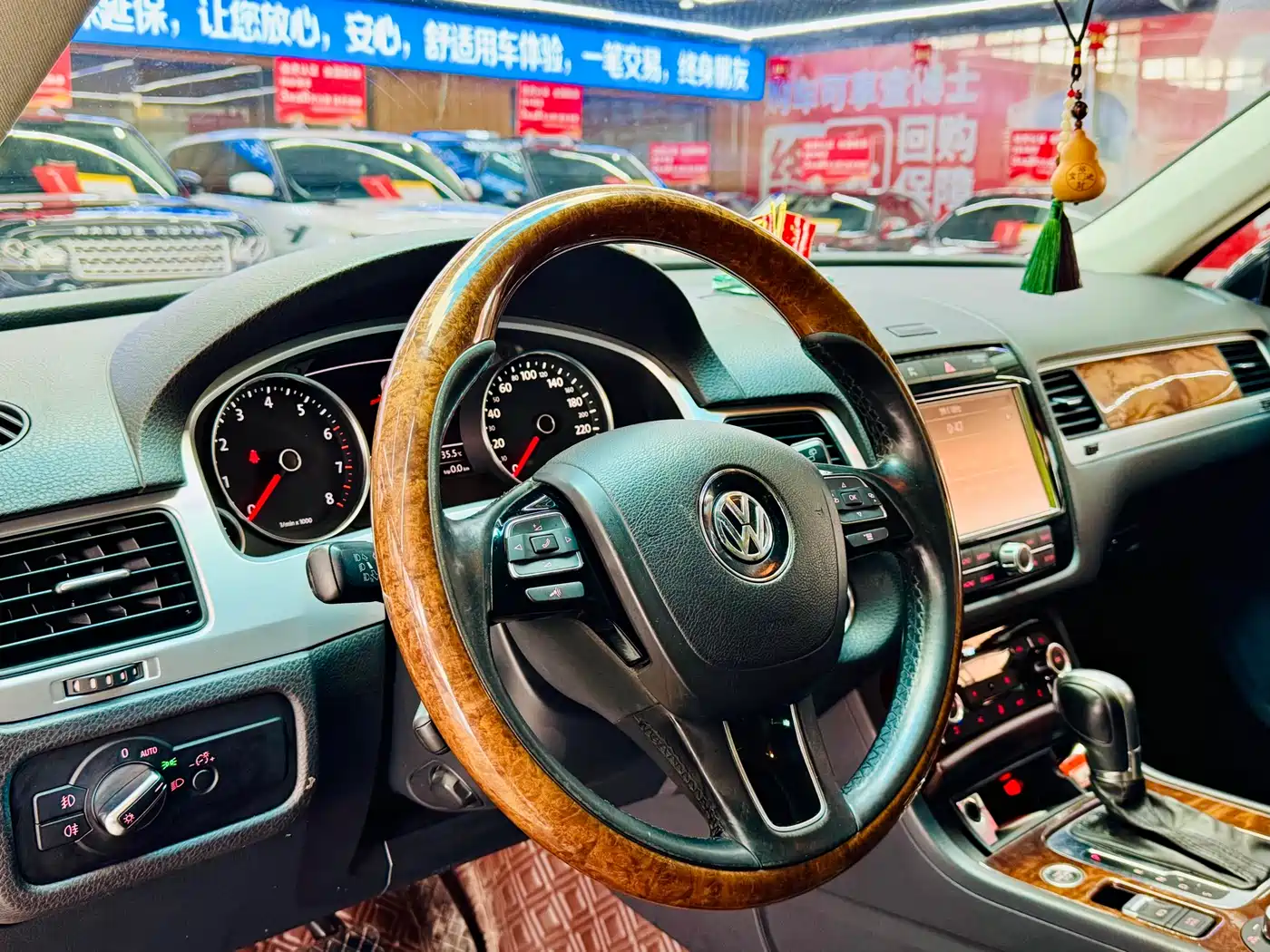 Volkswagen Touareg 2011 3.0TSI Premium фото 9