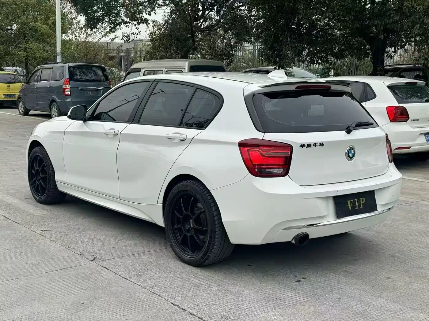 BMW 1 Series (Import) 2013 Facelift 116i Urban Model фото 6
