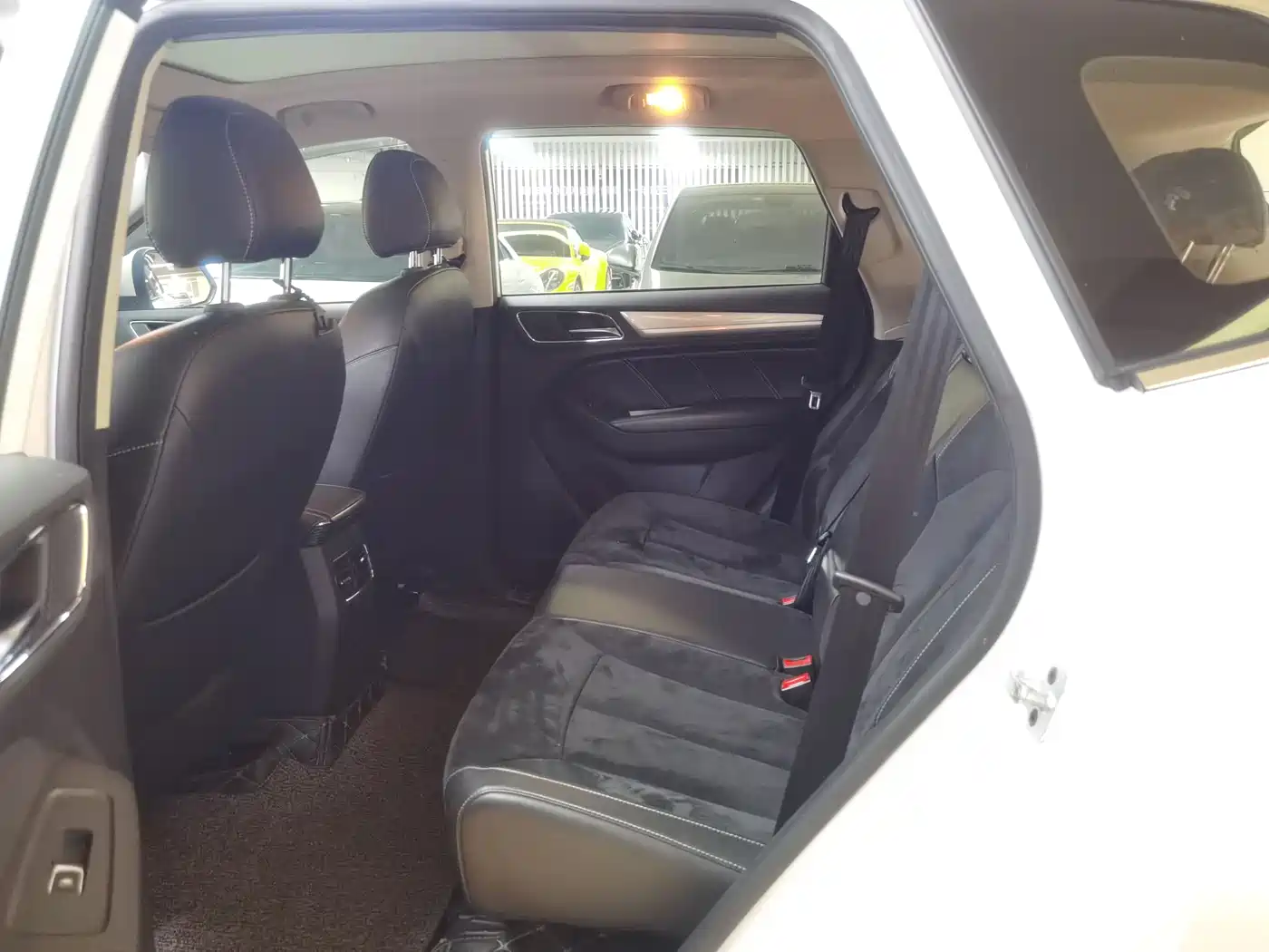 ROEWE RX5 NEW ENERGY