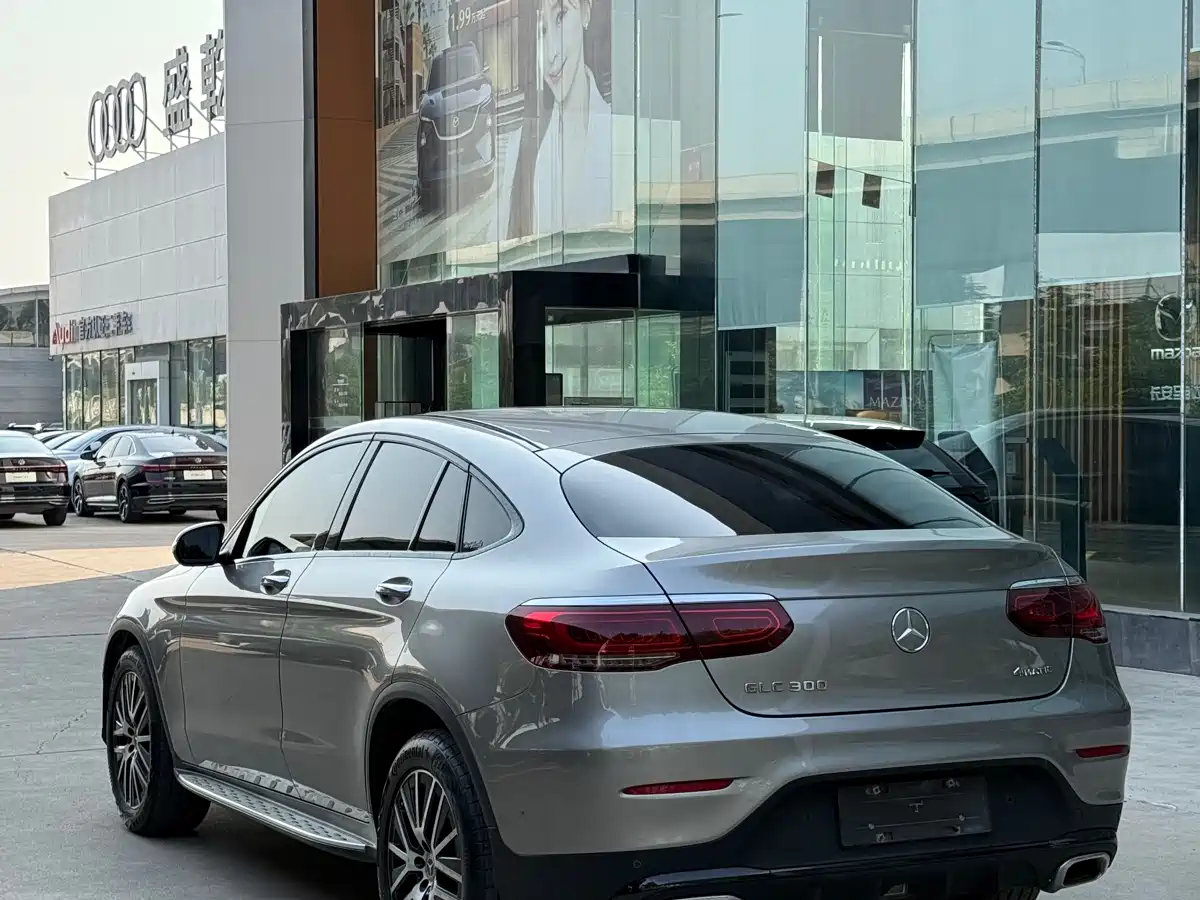 Mercedes-Benz GLC Coupe 2020 GLC 300 4MATIC Coupe SUV фото 7