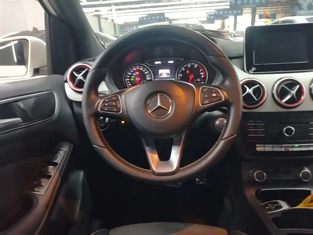 Mercedes-Benz B-Class 2015 B 200 Dynamic фото 11