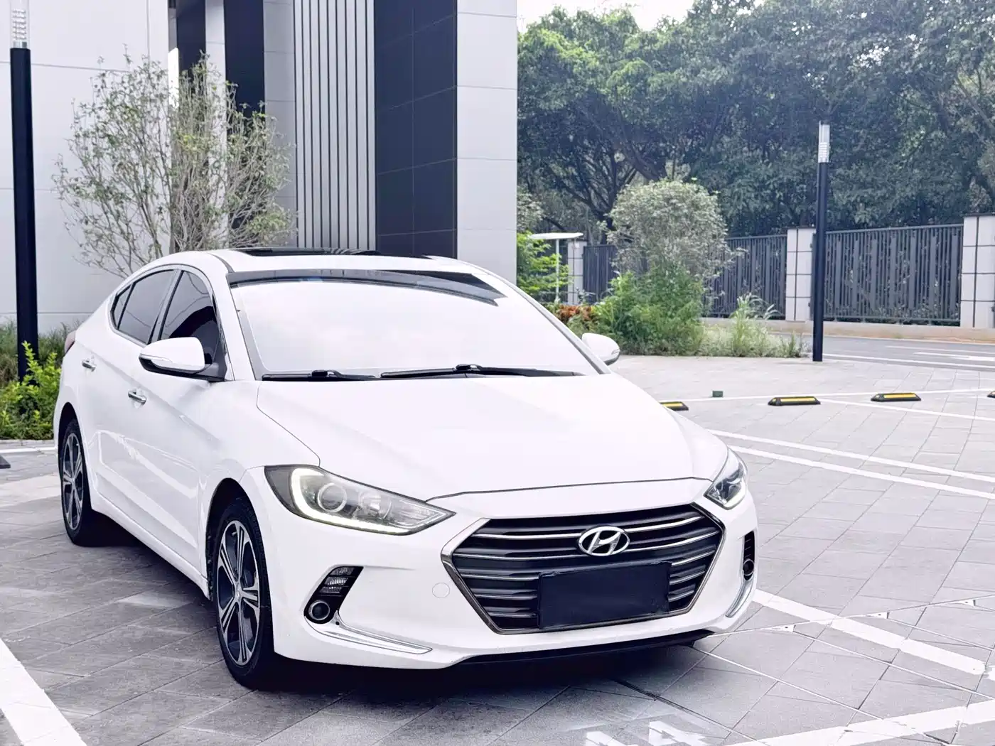 Hyundai Elantra 2018 1.4T DCT Dynamic·Vitality Model фото 3