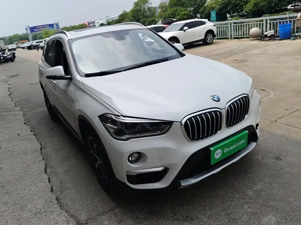BMW X1 2018 sDrive18Li Premium Model фото 4