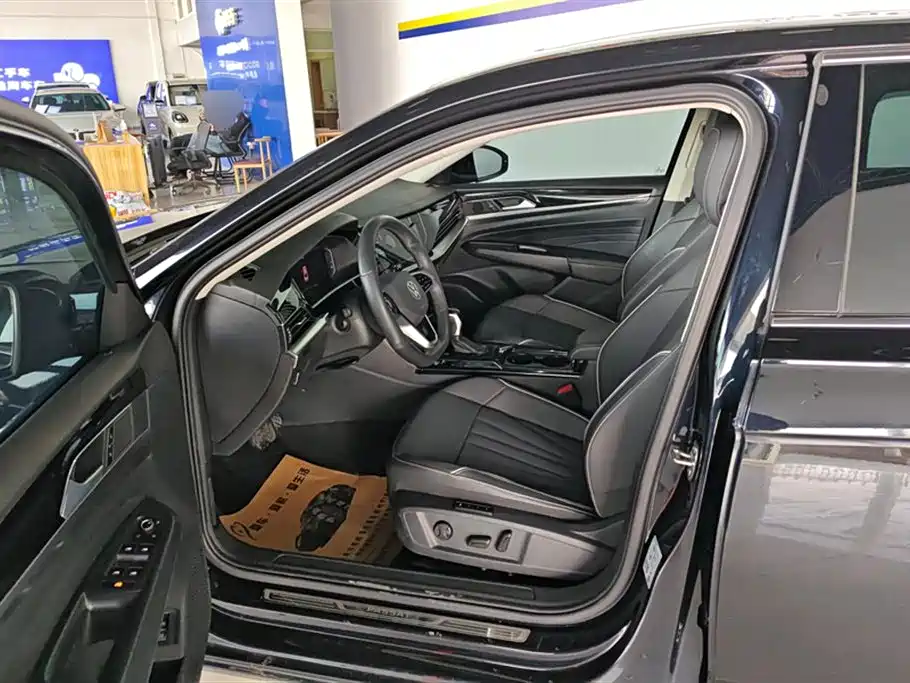 Volkswagen Passat 2024 330TSI Elite Edition фото 9