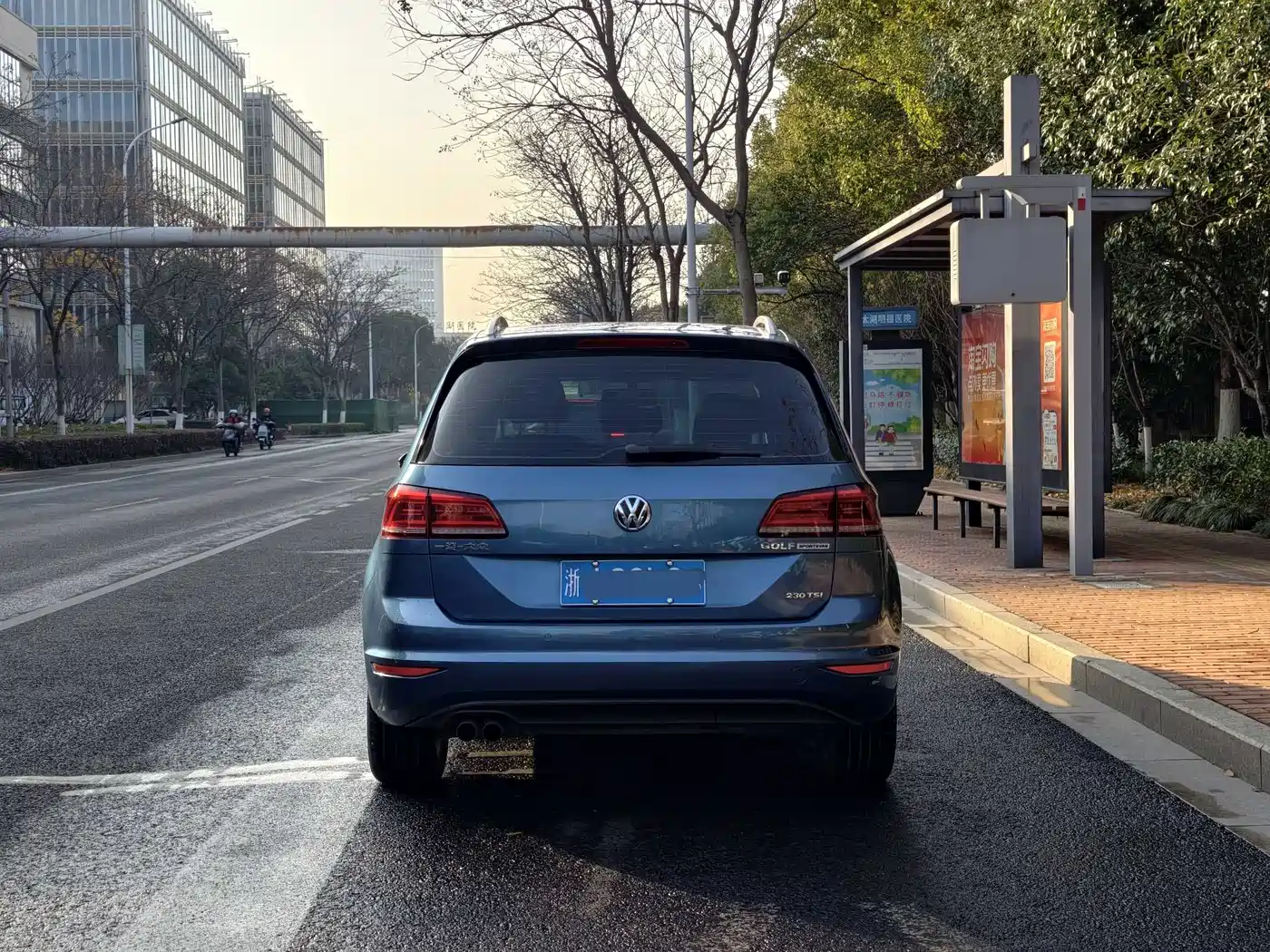 Volkswagen Golf Sportsvan 2016 230TSI Automatic Luxury фото 7