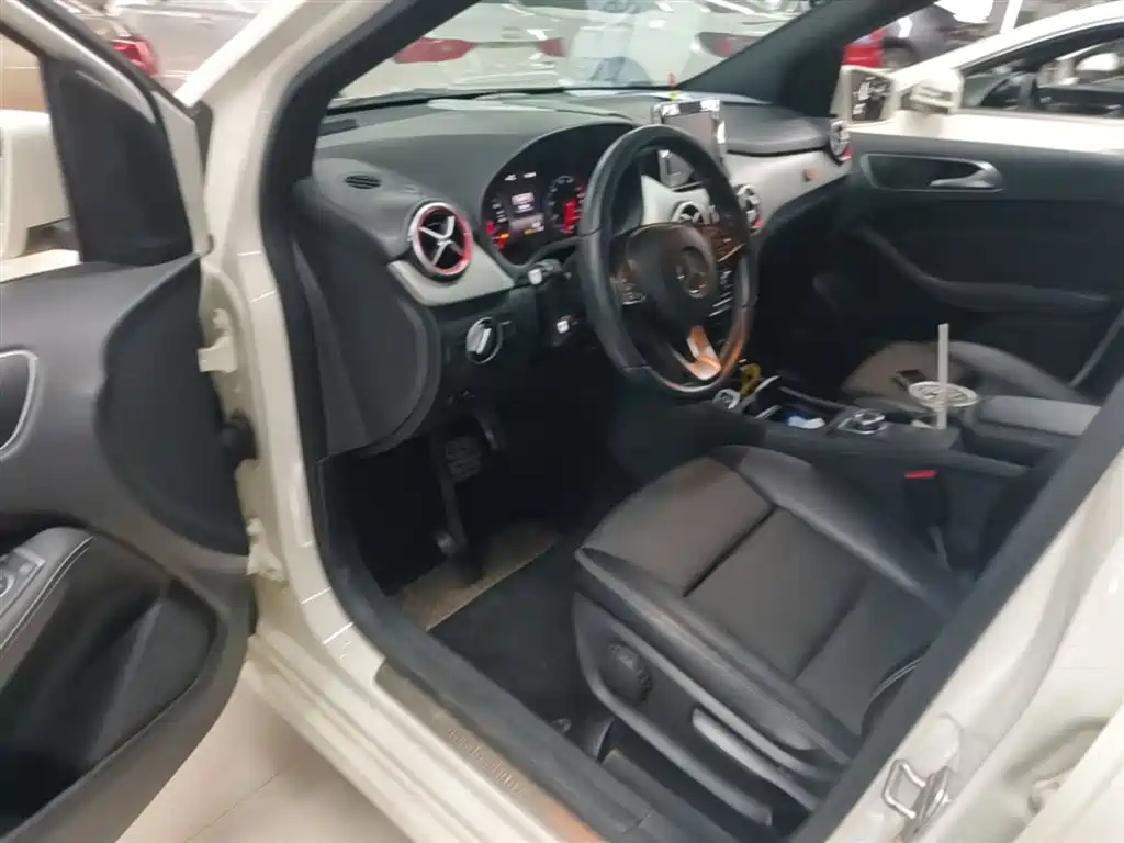Mercedes-Benz B-Class 2015 B 200 Dynamic фото 16