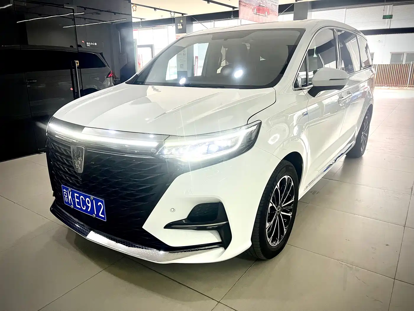 Roewe iMAX8 2021 400TGI Supreme Series Landmaster