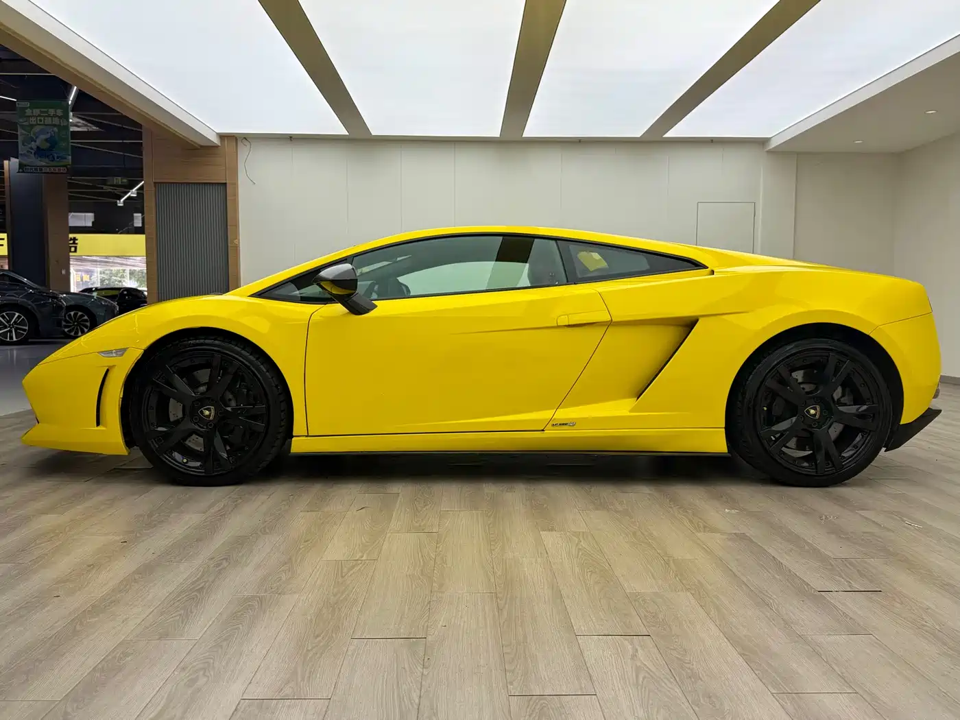 Lamborghini Gallardo 2012 LP 560-4 Gold Edition фото 6