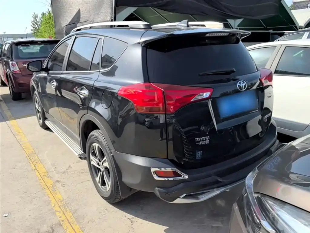 Toyota RAV4 Rongfang 2015 2.0L CVT 2WD Trend Edition фото 5