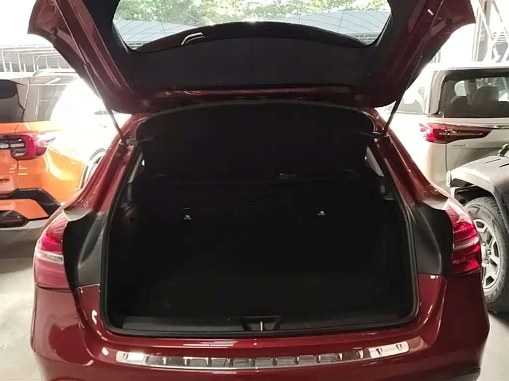 Mercedes-Benz GLA 2018 GLA 200 Dynamic фото 19