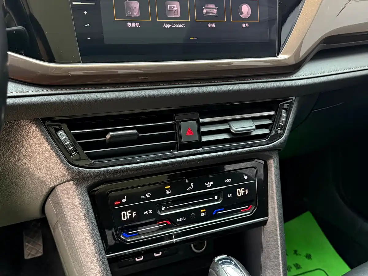 Volkswagen Tharu 2022 280TSI FWD Luxury Edition фото 8