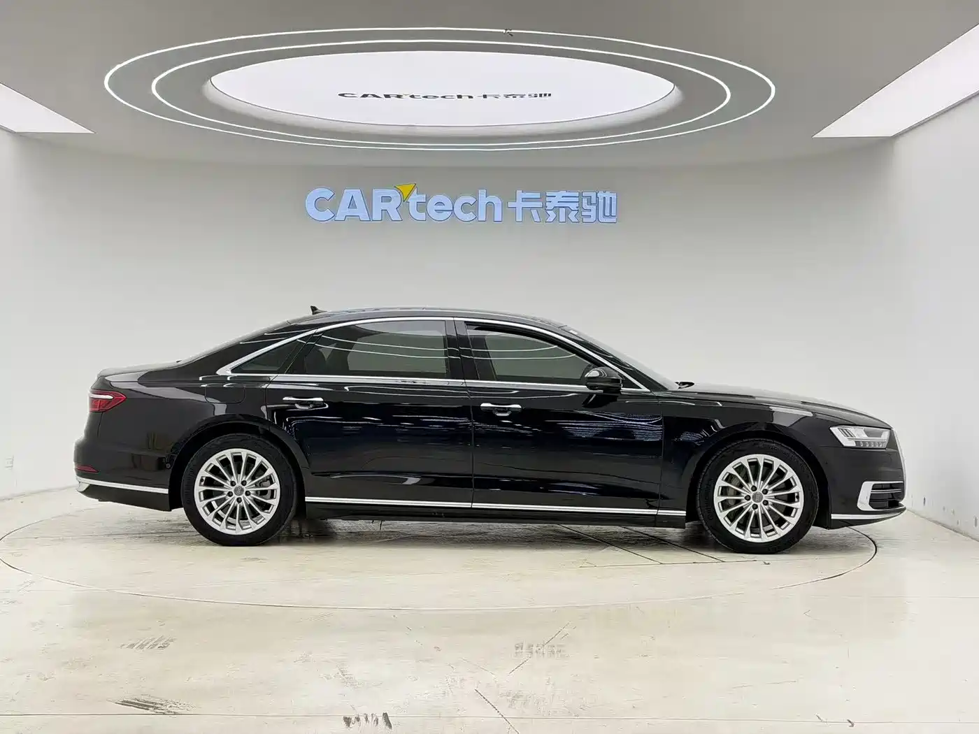 Audi A8 2018 A8L 55 TFSI quattro Launch Premium фото 5