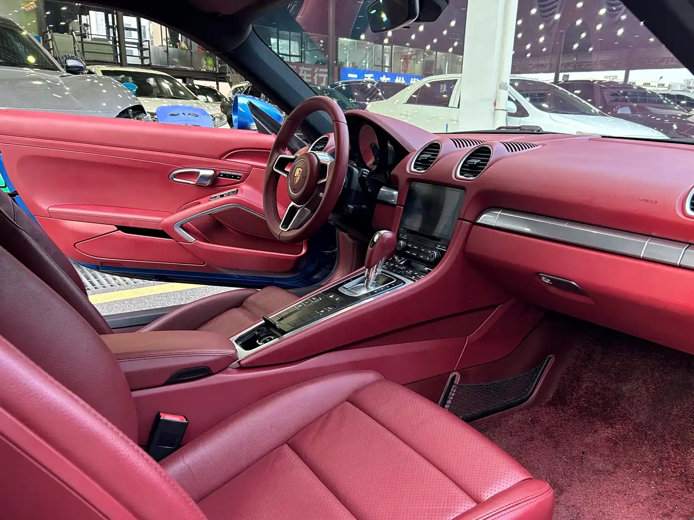 Porsche 718 2018 Cayman 2.0T фото 6