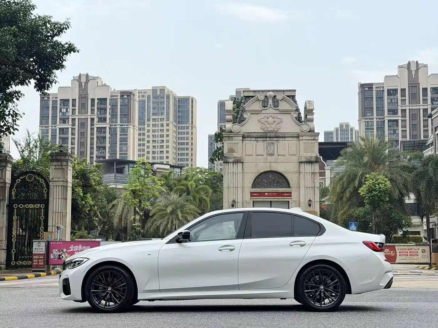 BMW 3 Series 2021 325i M Sport Night Edition фото 4