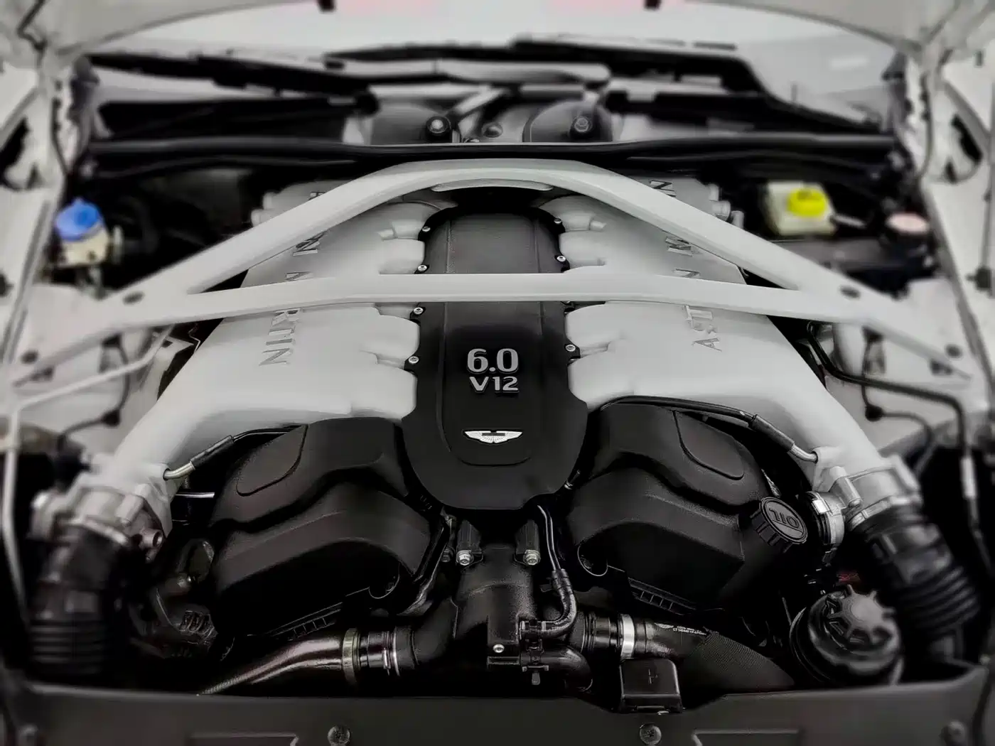 Aston Martin DB9 2013 2013 6.0L Coupe