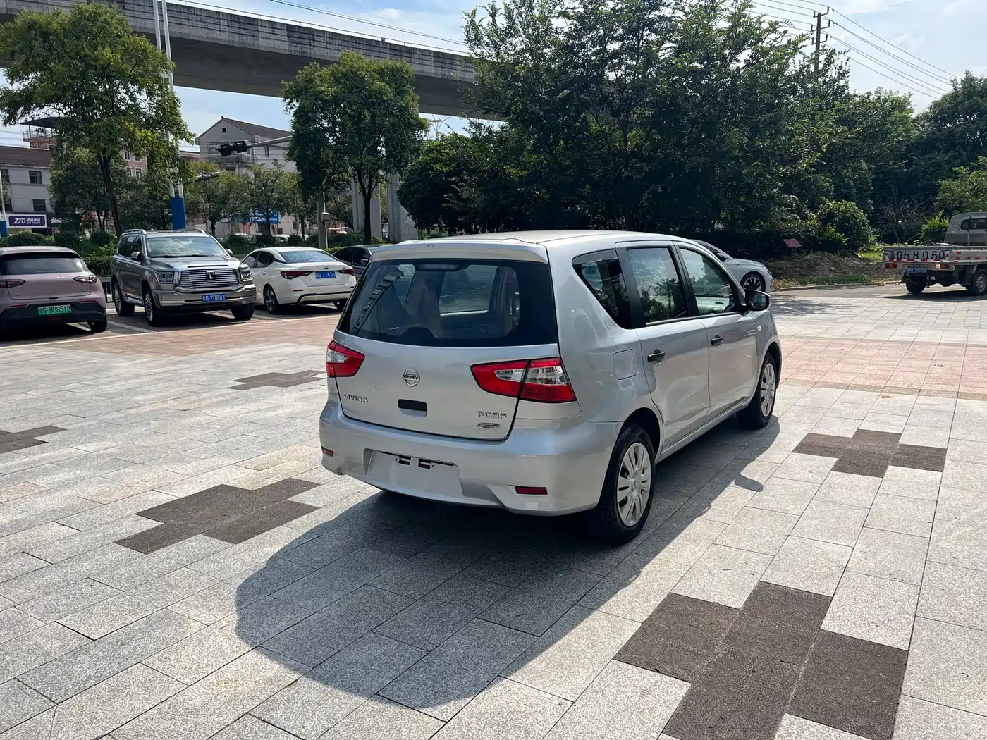 Nissan Livina 2017 2015 1.6XE CVT Comfort Edition