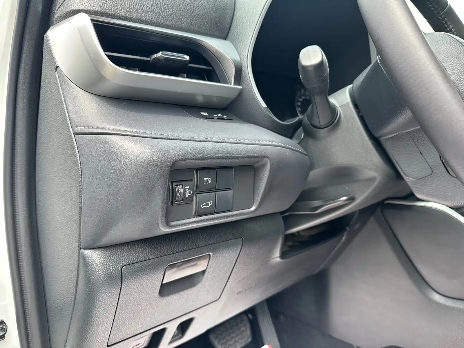 Photo 13 - Toyota Highlander