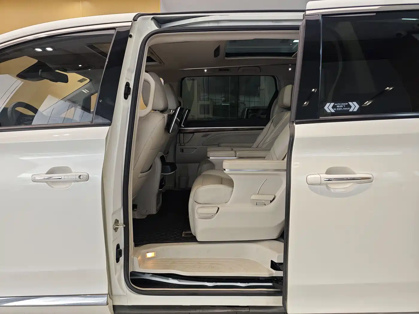 GAC Trumpchi Trumpchi M8 2018 320T Flagship Edition фото 21