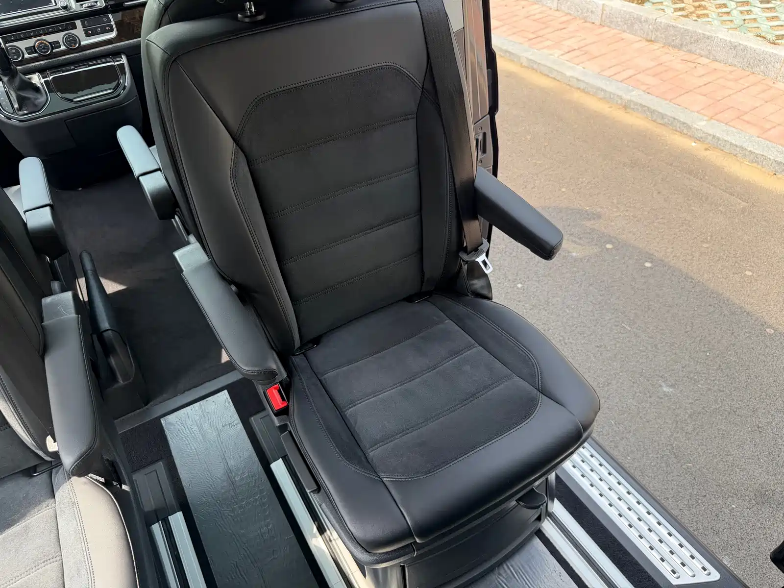Фото 21 - Volkswagen Multivan