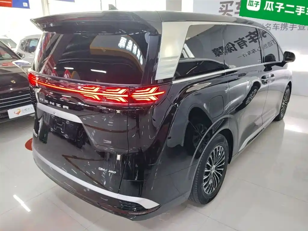 Denza D9 2022 DM-i 970 AWD Flagship фото 7