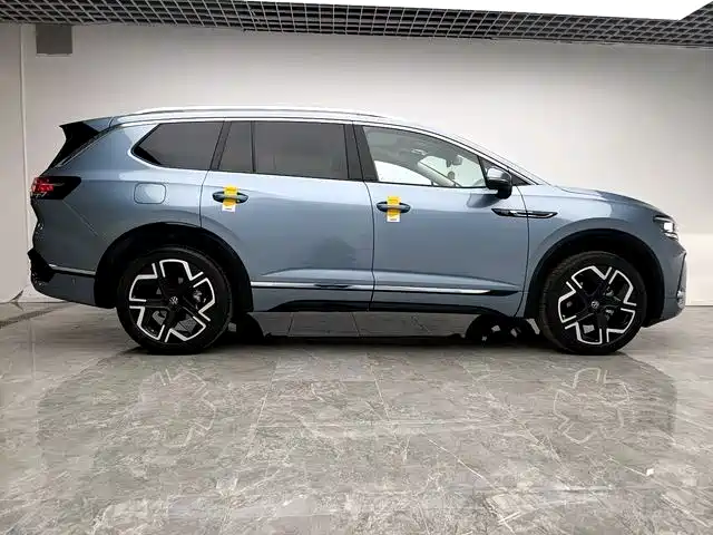 Volkswagen Talagon 2025 450TSI R-Line 6-Seater фото 18