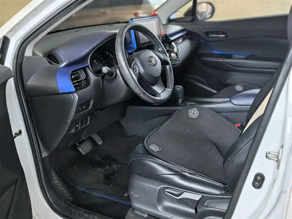 Toyota C-HR 2021 Dual Engine 2.0L E-CVT Comfort Edition фото 8