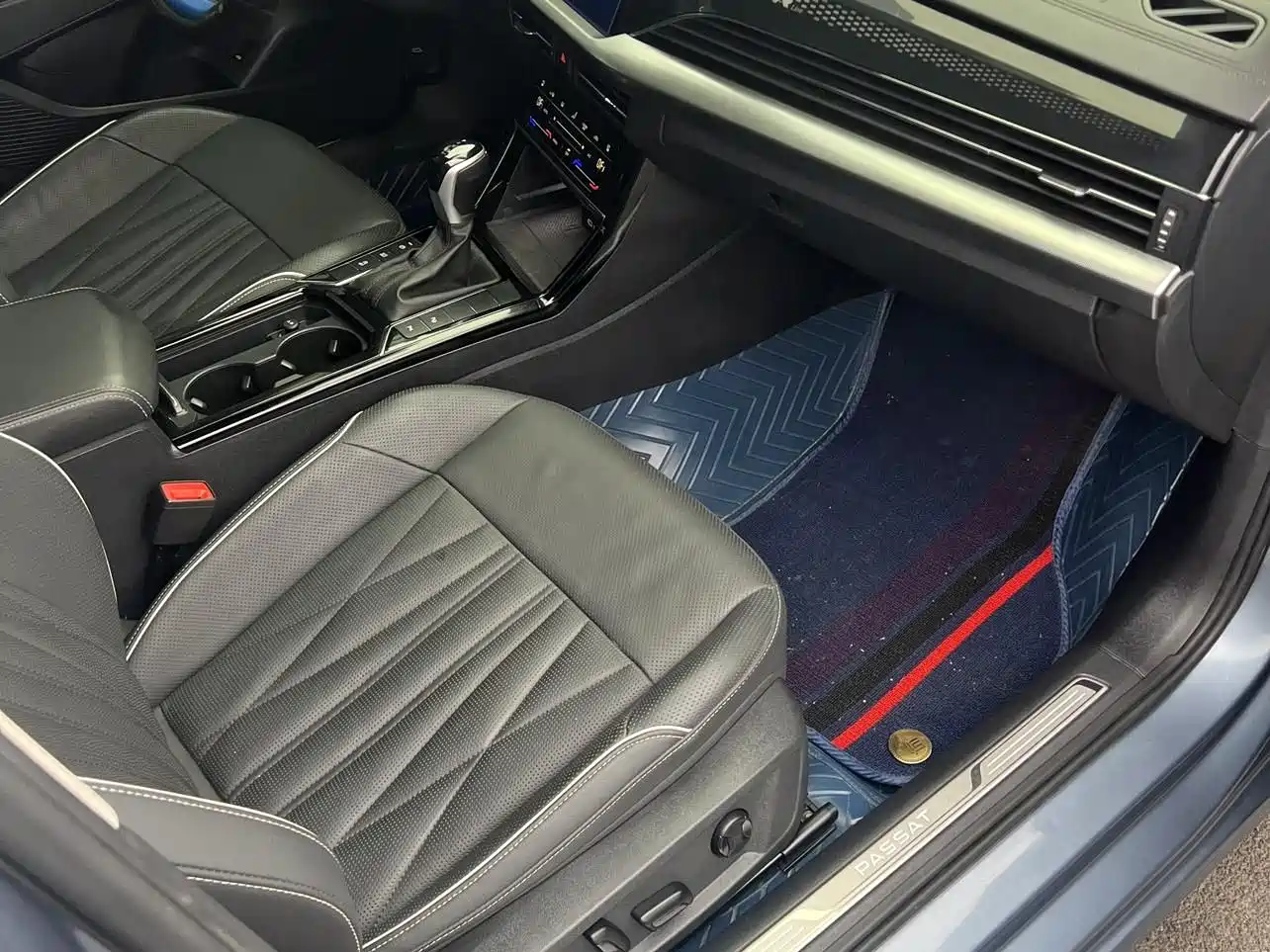 Volkswagen Passat 2022 330TSI Luxury Edition фото 34