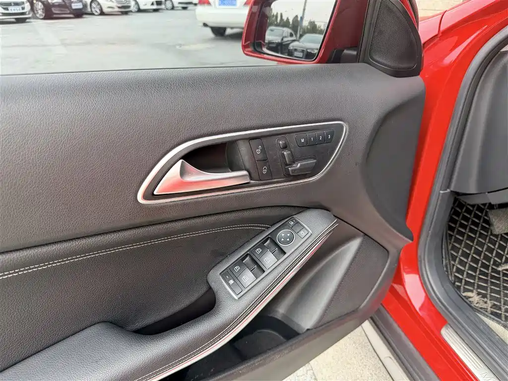 Mercedes-Benz GLA 2016 GLA 200 Dynamic фото 17