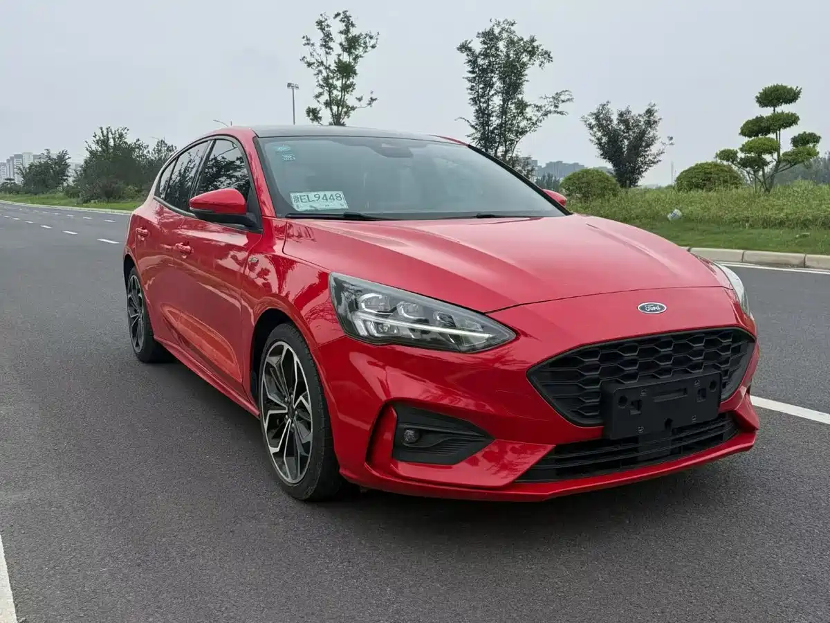 Фото 3 - Ford Focus