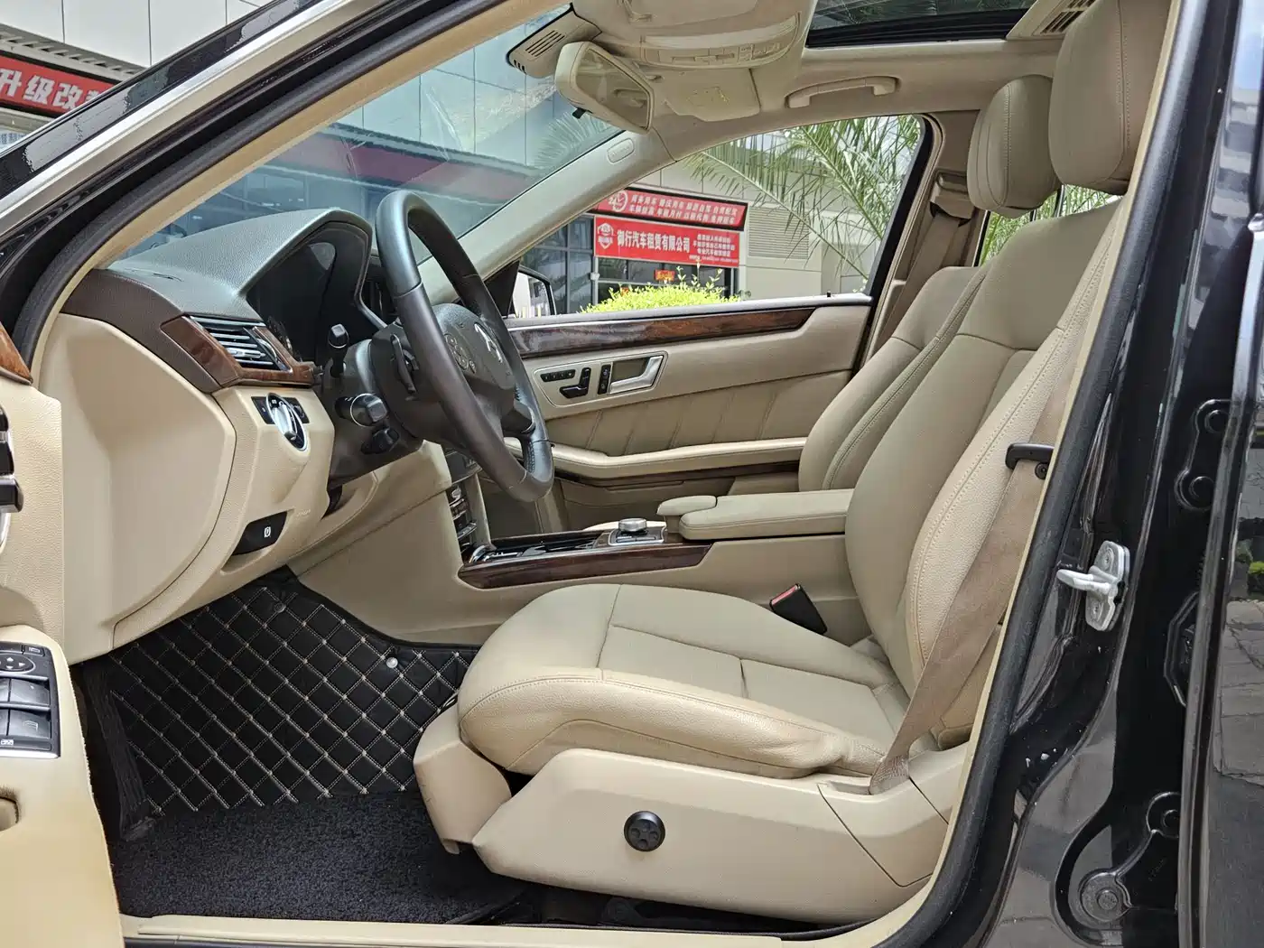 Mercedes-Benz E-Class 2012 E 200 L CGI Elegance фото 6
