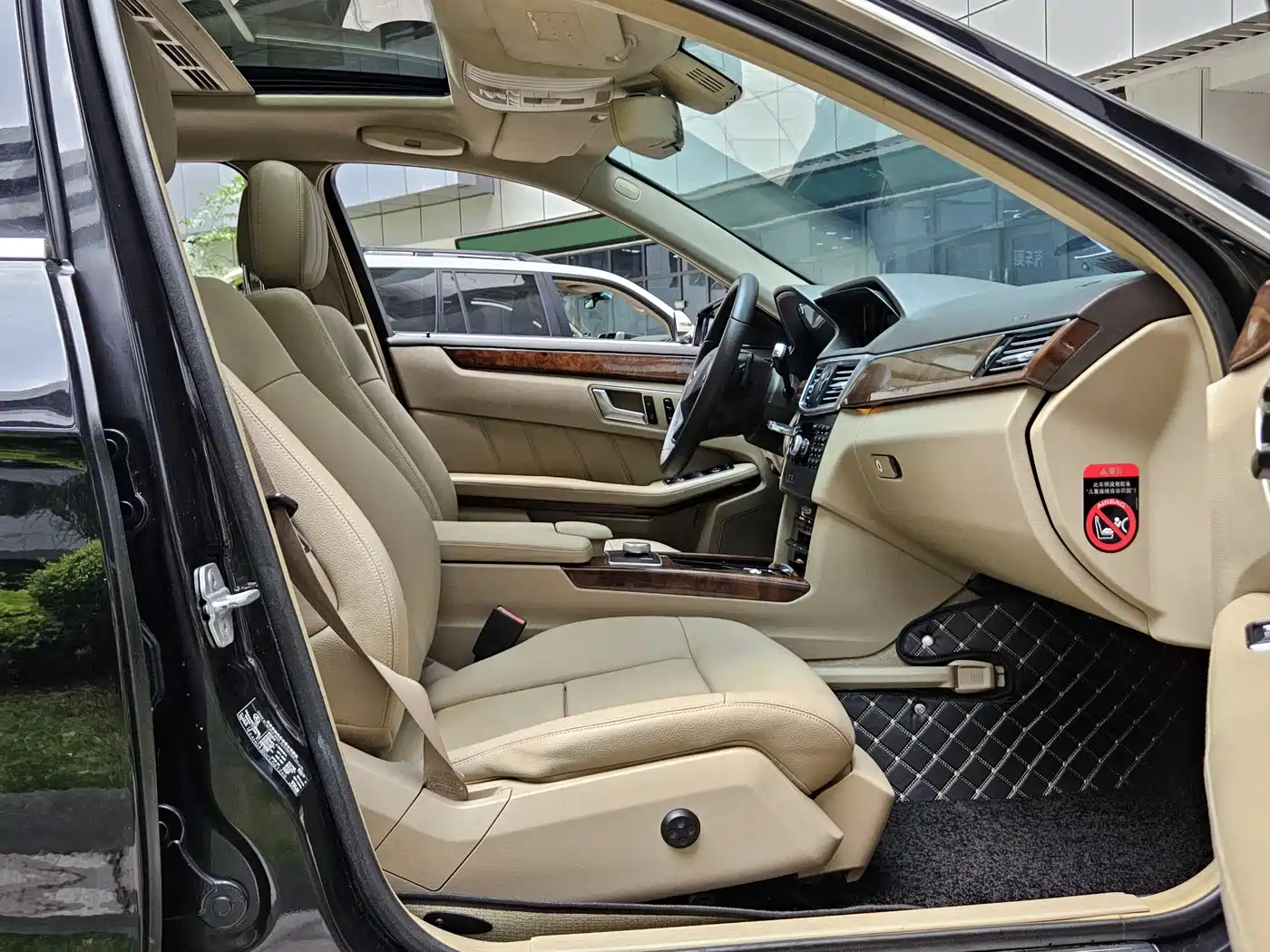 Mercedes-Benz E-Class 2012 E 200 L CGI Elegance фото 8