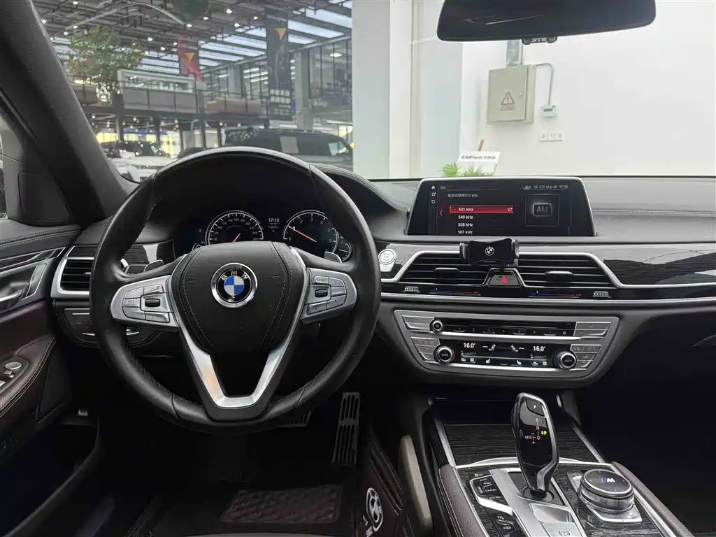 BMW 7 Series 2018 730Li Leading Type M Sport Package фото 8
