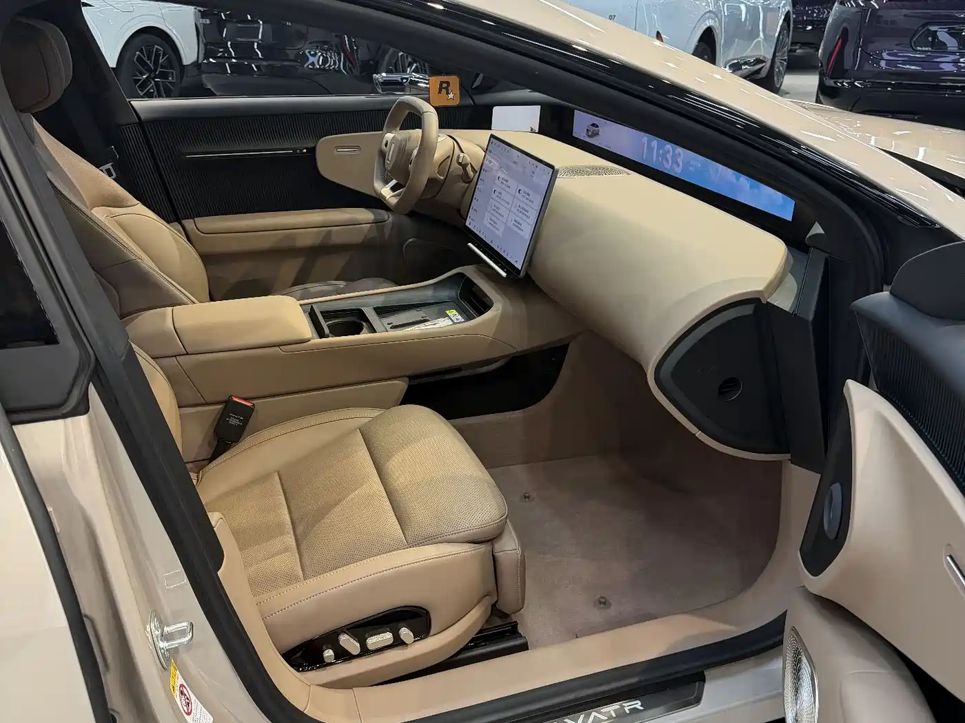 Avatr 12 2026 Pure Electric AWD 4-Seater фото 19