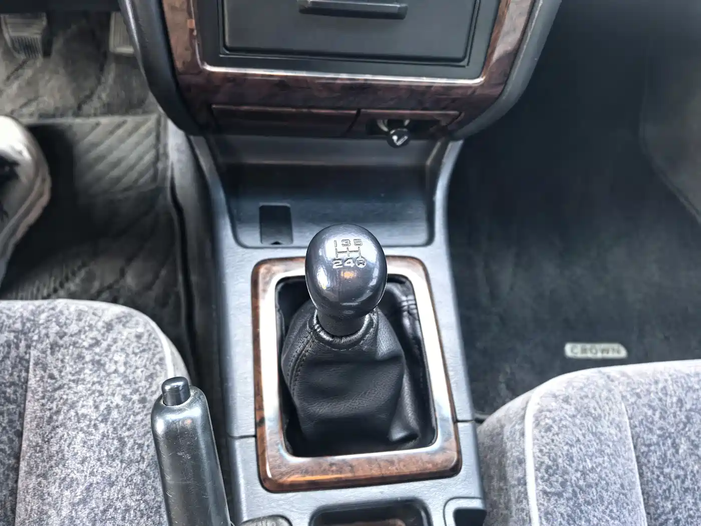 Toyota Crown фото 12