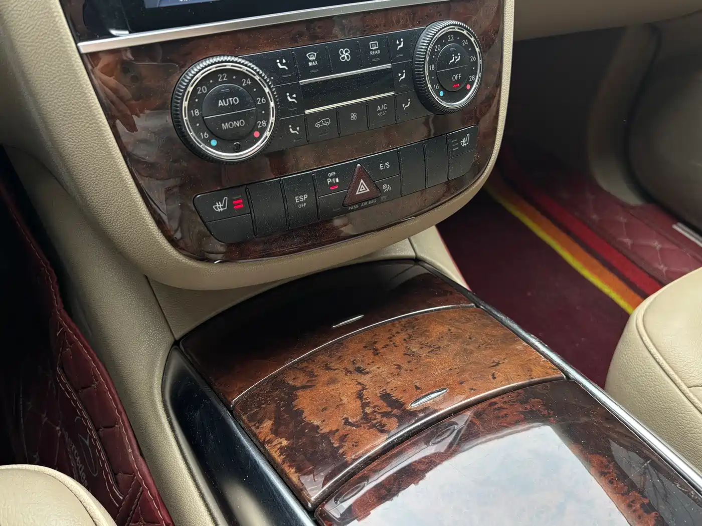 Mercedes-Benz R-Class 2011 R 350 L 4MATIC фото 17