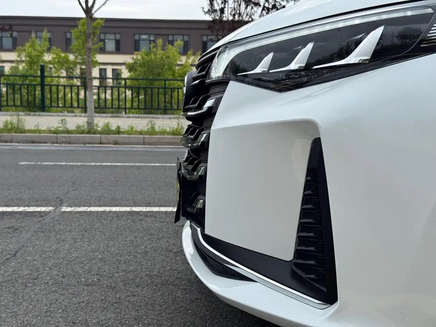 GAC Trumpchi Trumpchi M6 2021 270T DCT Luxury Edition (7-Seater) фото 4