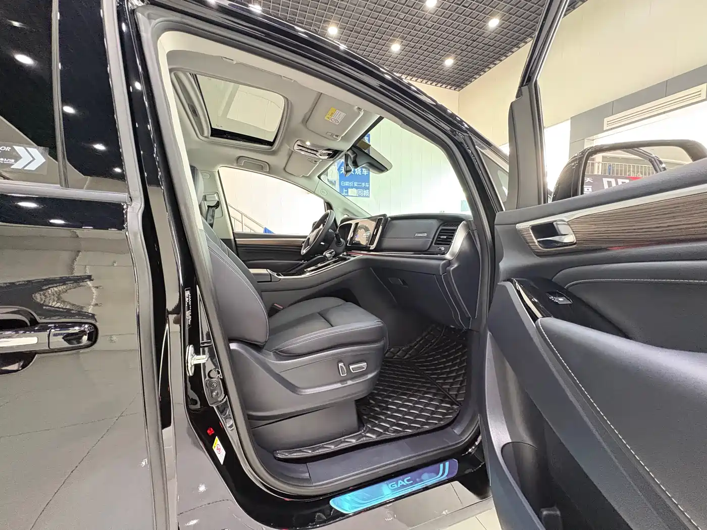 GAC Trumpchi Trumpchi M8 2021 Leading Show Series 390T Ultimate Edition фото 13