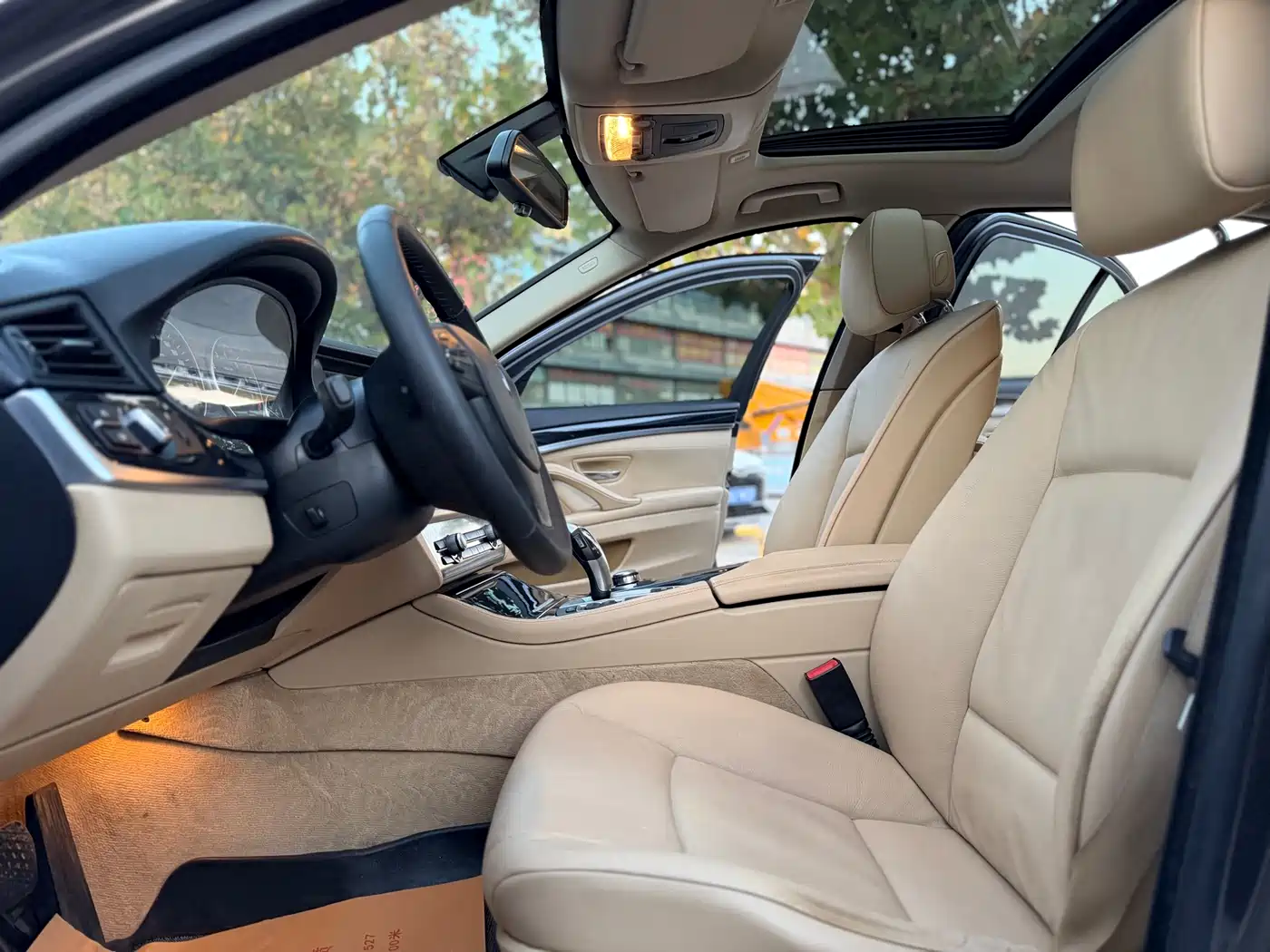 BMW 5 Series 2013 520Li Elegance фото 4