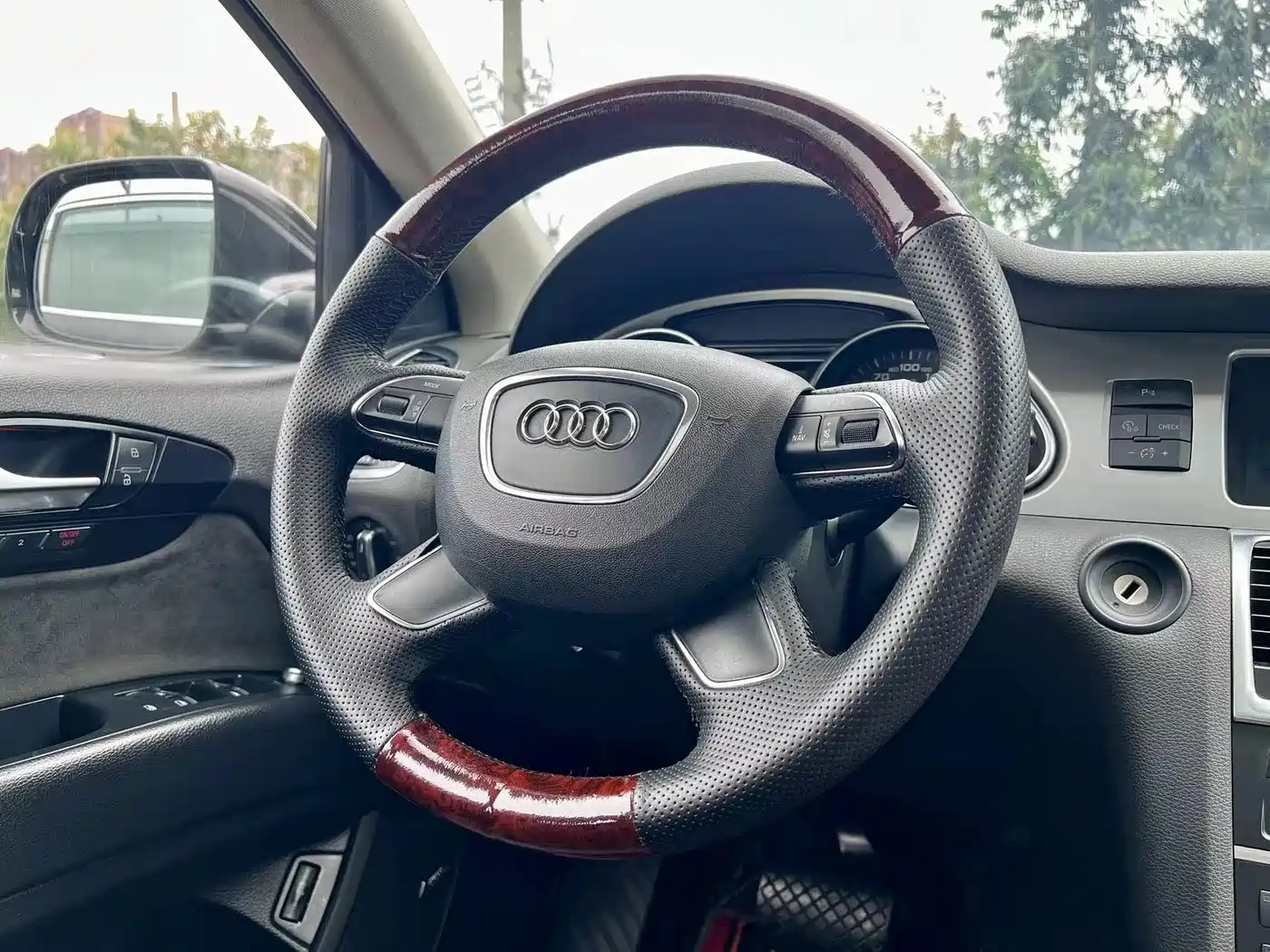 Photo 12 - Audi Q7