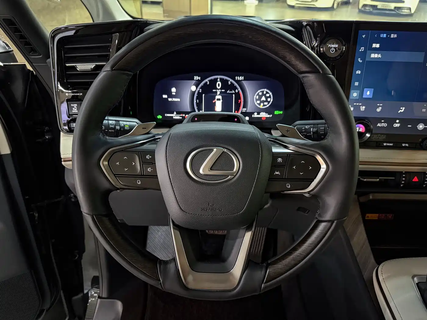 Lexus LM 2023 500h 6-Seater Prestige Edition фото 8