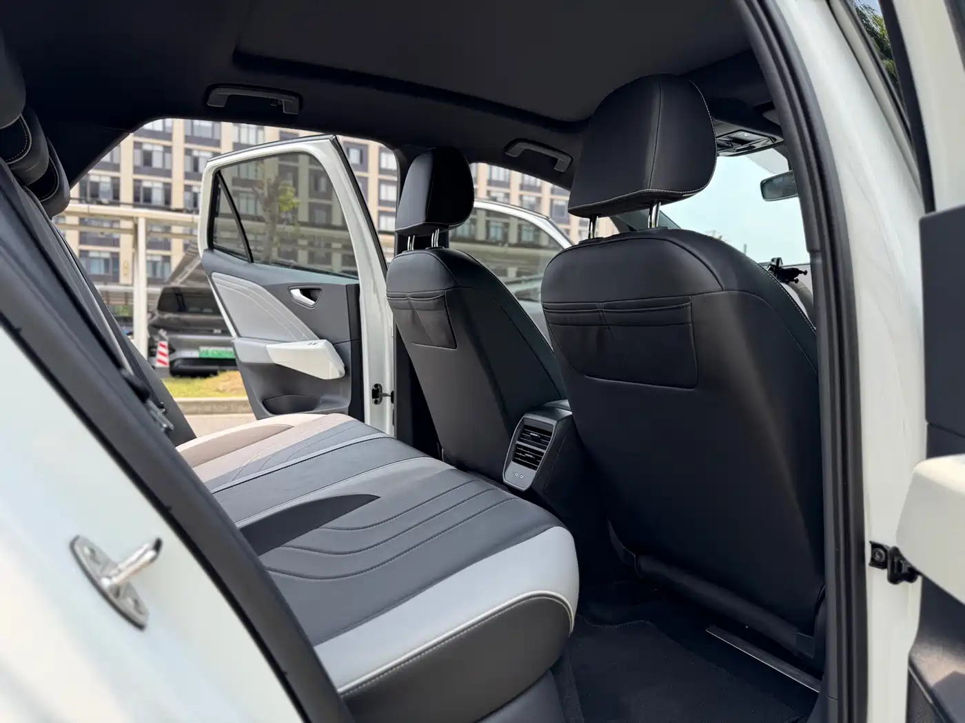 Volkswagen ID.3 2025 Smart Ultimate Intelligent Edition фото 14