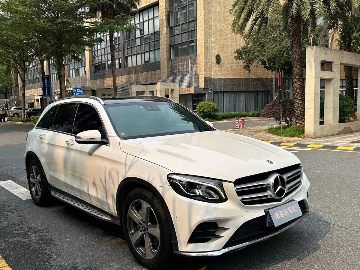 Mercedes-Benz GLC 2017 GLC 260 4MATIC Luxury фото 3