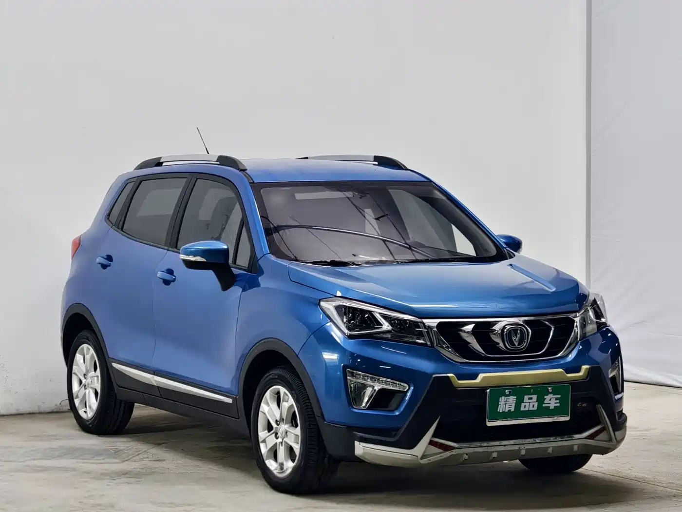 Фото 3 - Changan CS15