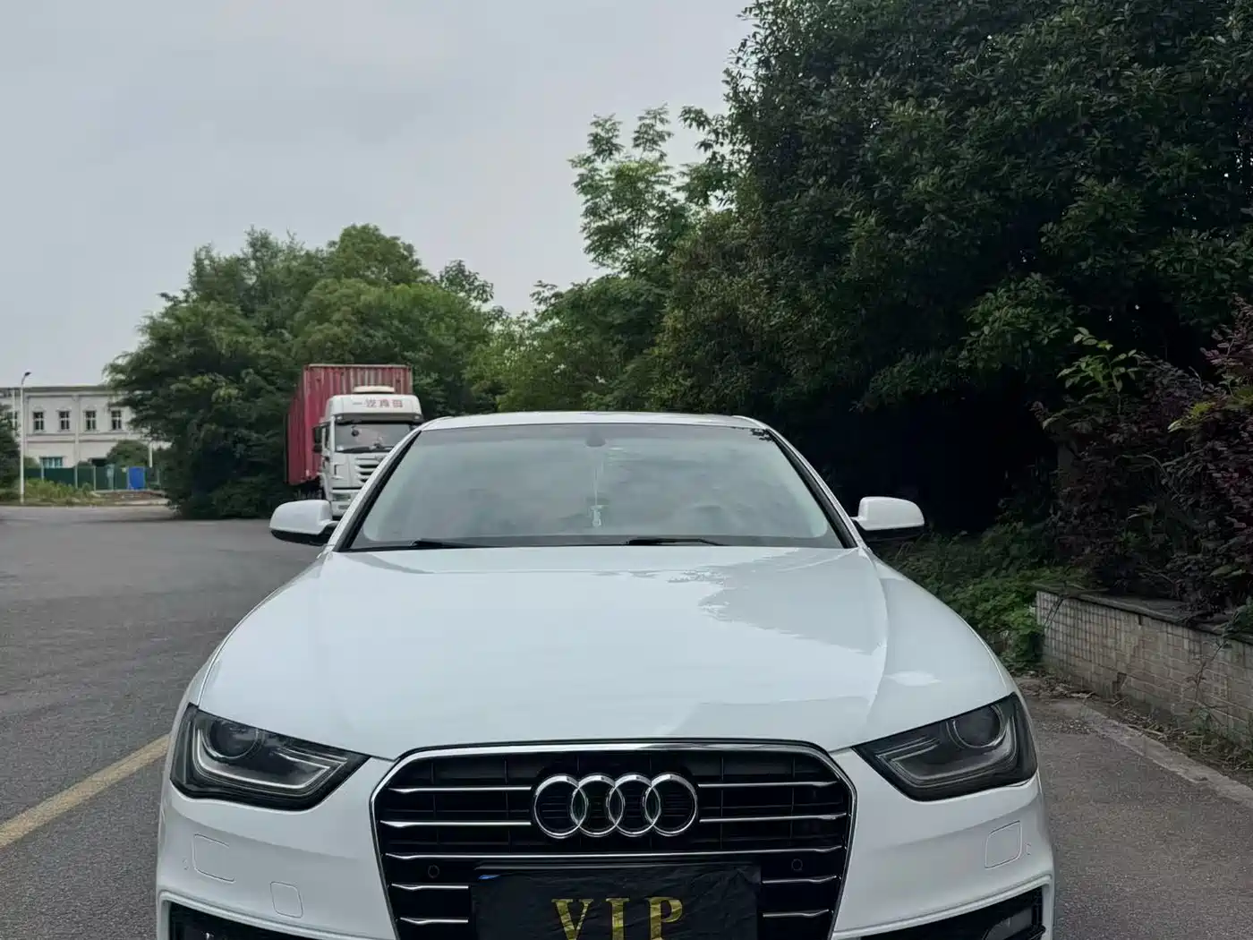 Audi A4L 2016 35 TFSI Collector's Edition S line Comfort фото 2