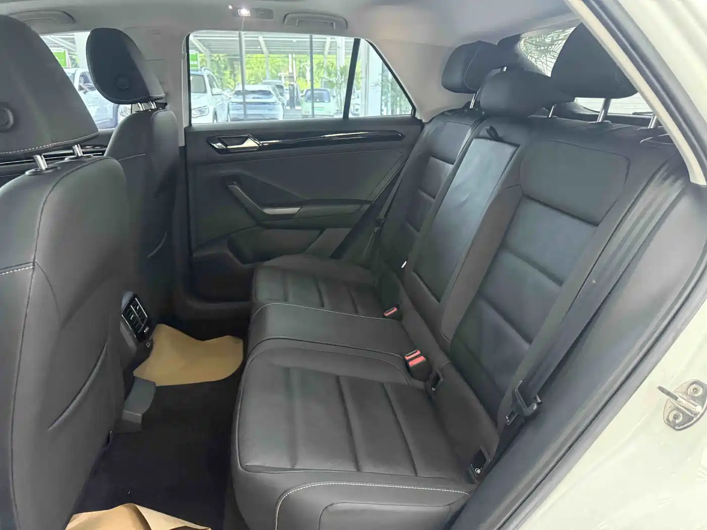 Volkswagen T-ROC 2021 Facelift 280TSI DSG 2WD Comfort Smart Connect Edition фото 16