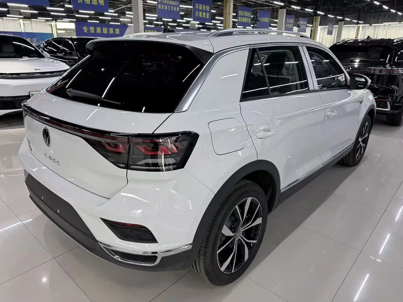 Volkswagen T-ROC 2025 Second Facelift 280TSI DSG 2WD Time Edition фото 3