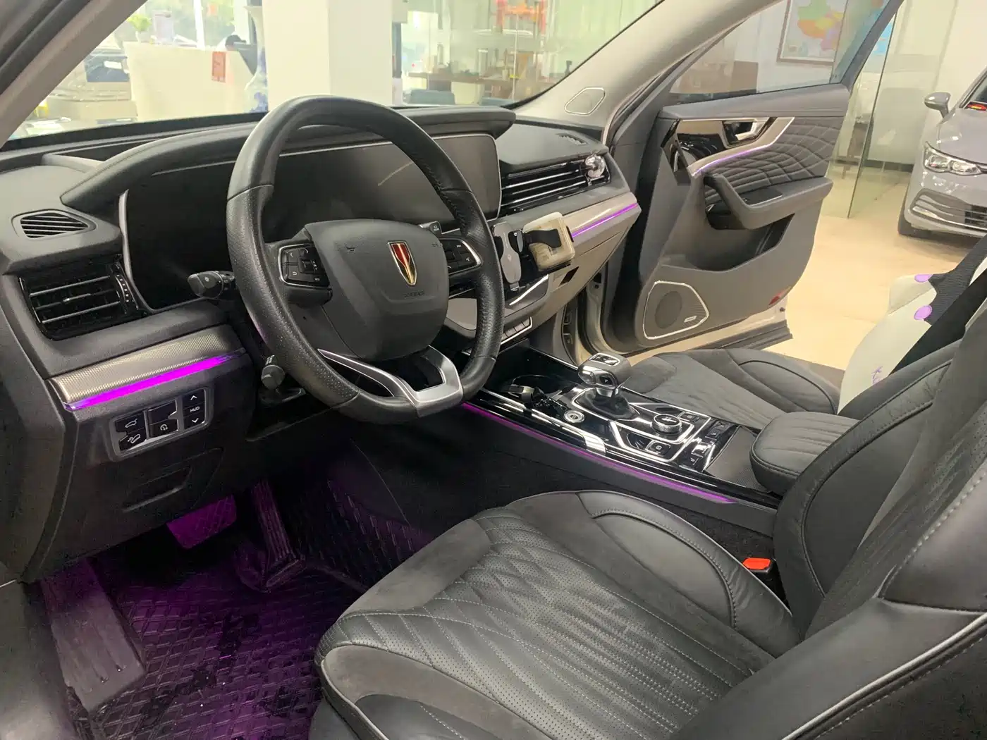 Hongqi HS5 2022 Facelift 2.0T Smart Flag Enjoyment Edition фото 4