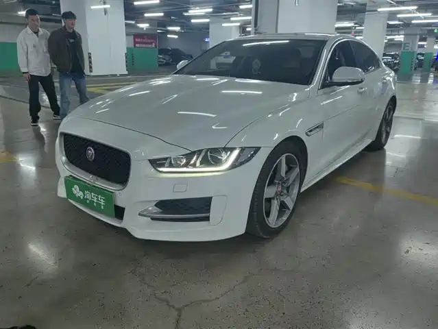 JAGUAR XE